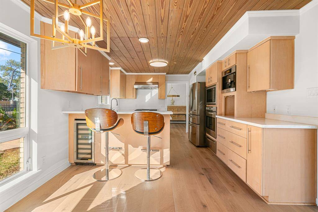 breakfast room/kitchen