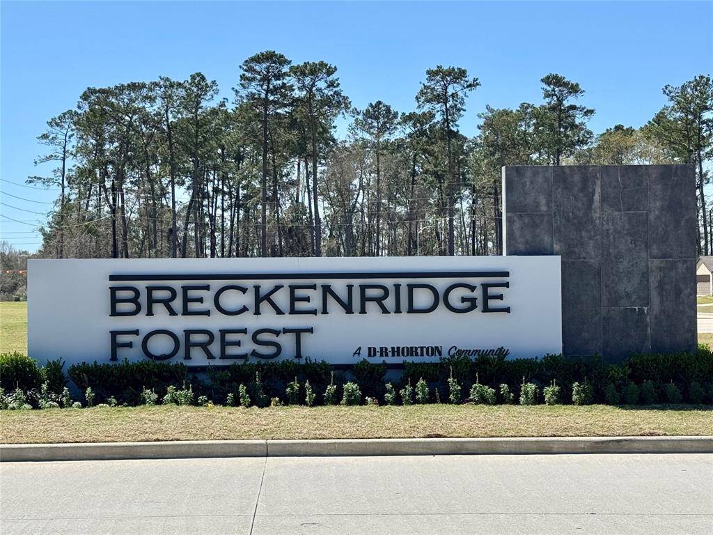 Breckenridge Forest is near The Spring Creek Parkway, offering miles of green splaces, parks, hike and bike trails, and outdoor recreation inlcuding sandy beaches and water.