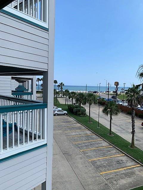 Beach View For Entertaining, Living, Or The Best Weekend Getaway!