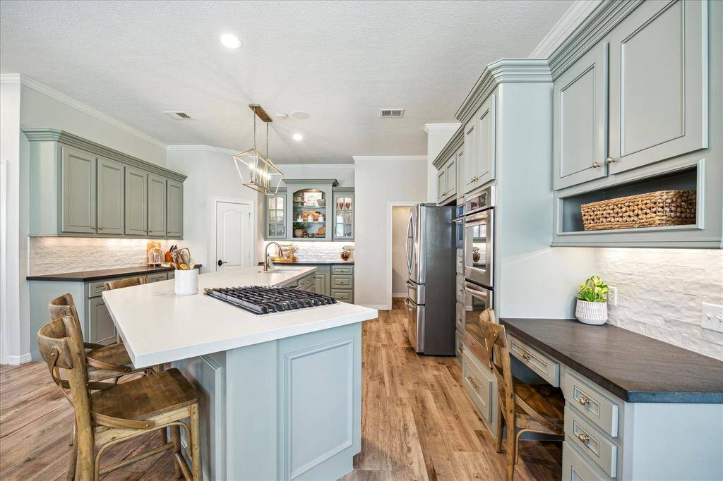 Dream Kitchen – Completely renovated with custom cabinetry, gas range, and granite and quartz counters.