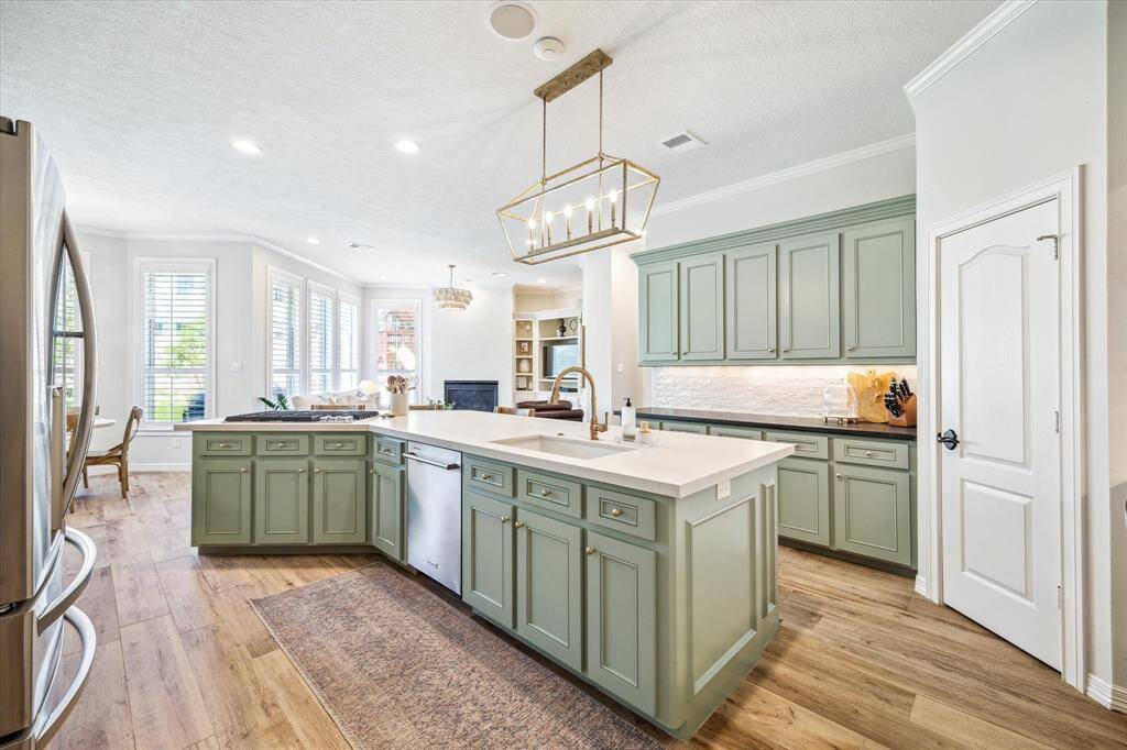 Modern Classic – Neutral tones, thoughtful finishes, and loads of natural light.