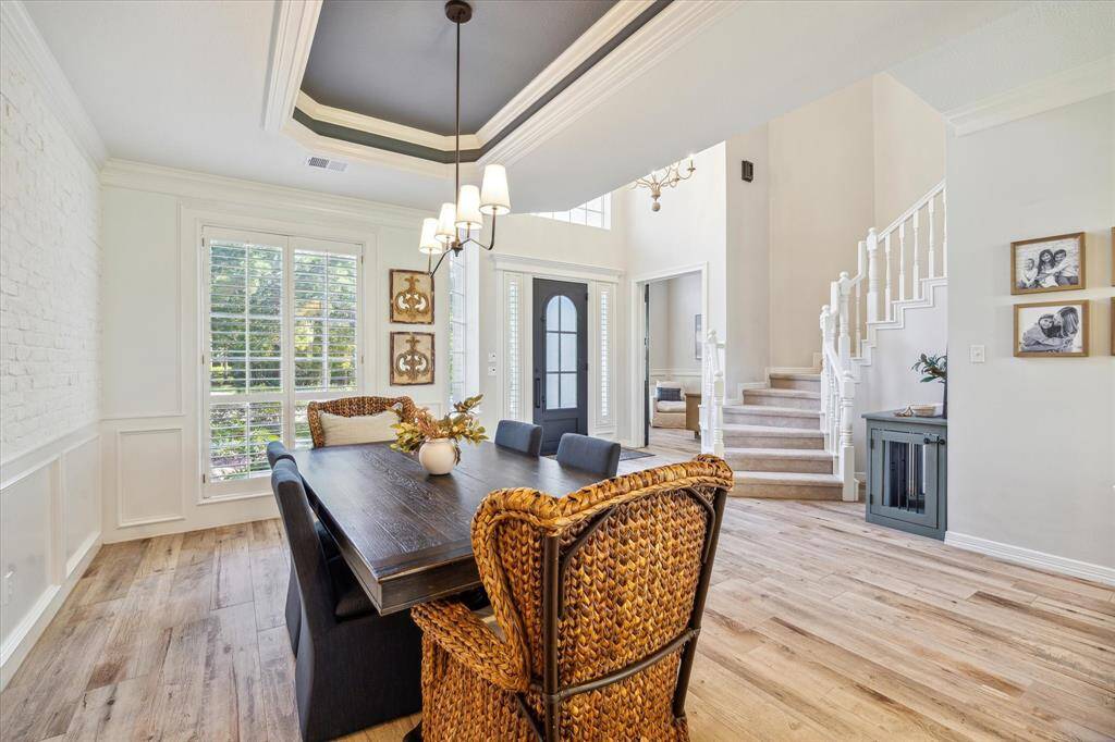 Formal Dining View – Elegant dining room just off the entry, with classic trim and natural light.