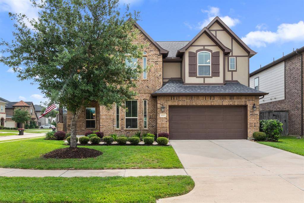 This gated neighborhood experienced NO FLOODING during Harvey or any storms since that time, per Seller. If you need a 3-car garage...Found it! This home features a 3-car tandem with space for additional space for parking in the driveway. A zoned, automatic sprinkler system makes maintaining your impressive curb appeal and backyard lawn a breeze, even during the hottest months.