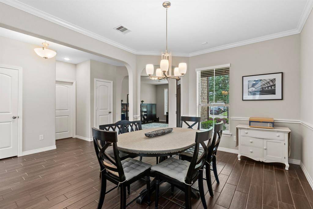 The formal dining room gives a beautiful first impression for guests entering the home. This room also allows flexibility in your space planning, depending on your desires to host formal meals, causal get-togethers, or have a room that can fit other needs as well.
