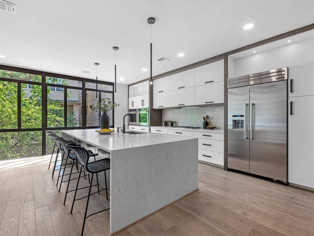 There is masses of convenient, subtle storage, and is so well designed for the modern-day kitchen user.