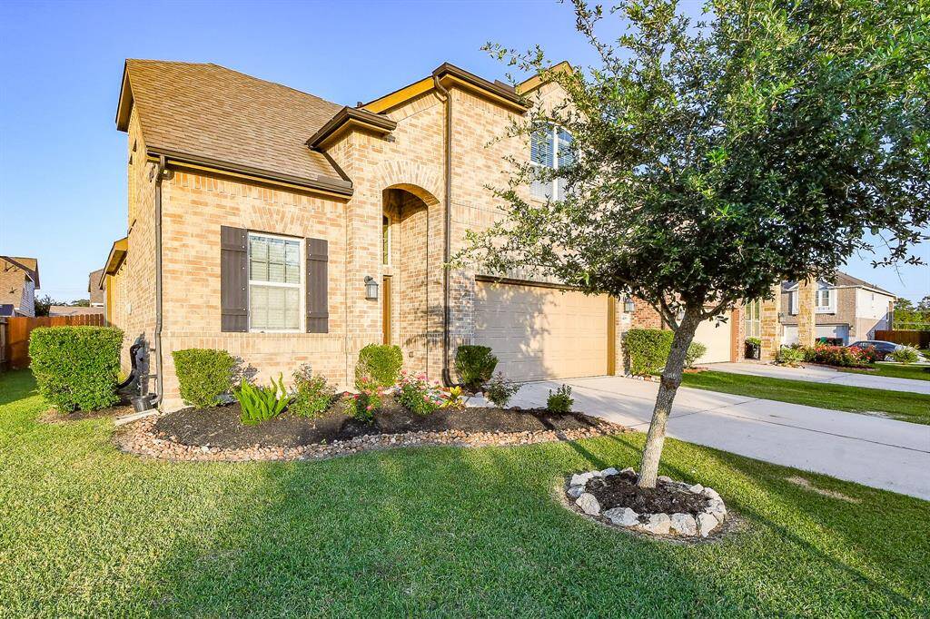 Impeccable care, inside and out, are yours to admire and explore in this amazing home. Inside, are 4 bedrooms (with primary suite downstairs) and 2-1/2 baths, all occupying a generous 6,050 square-foot lot with 2,202 square-feet of interior living space.