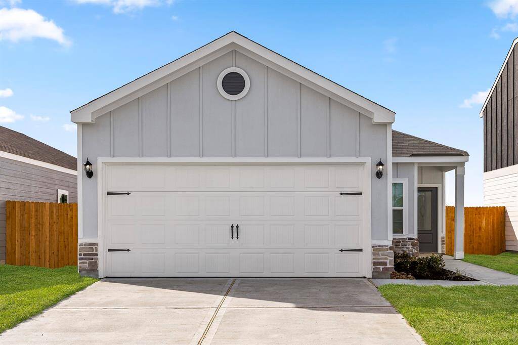 The inviting exterior of the Pecan in the Park Vista at El Tesoro community.