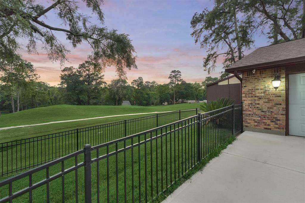 Pull into your driveway with this view!