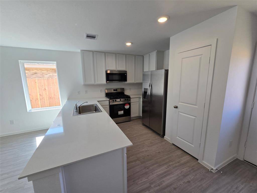 *Not actual home, pictures representative of same floor plan*