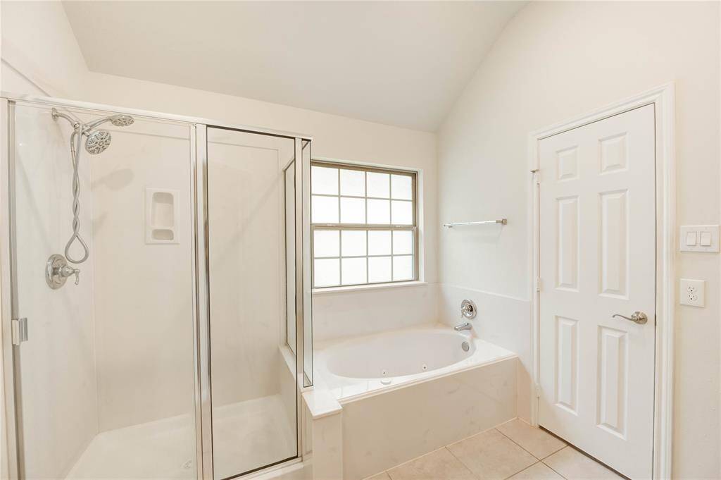 Separate shower and soaking tub