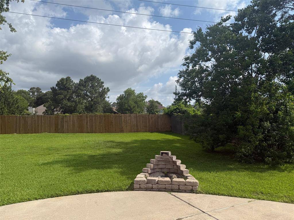 Back Yard with built in fire pit! NO BACK NEIGHBORS!