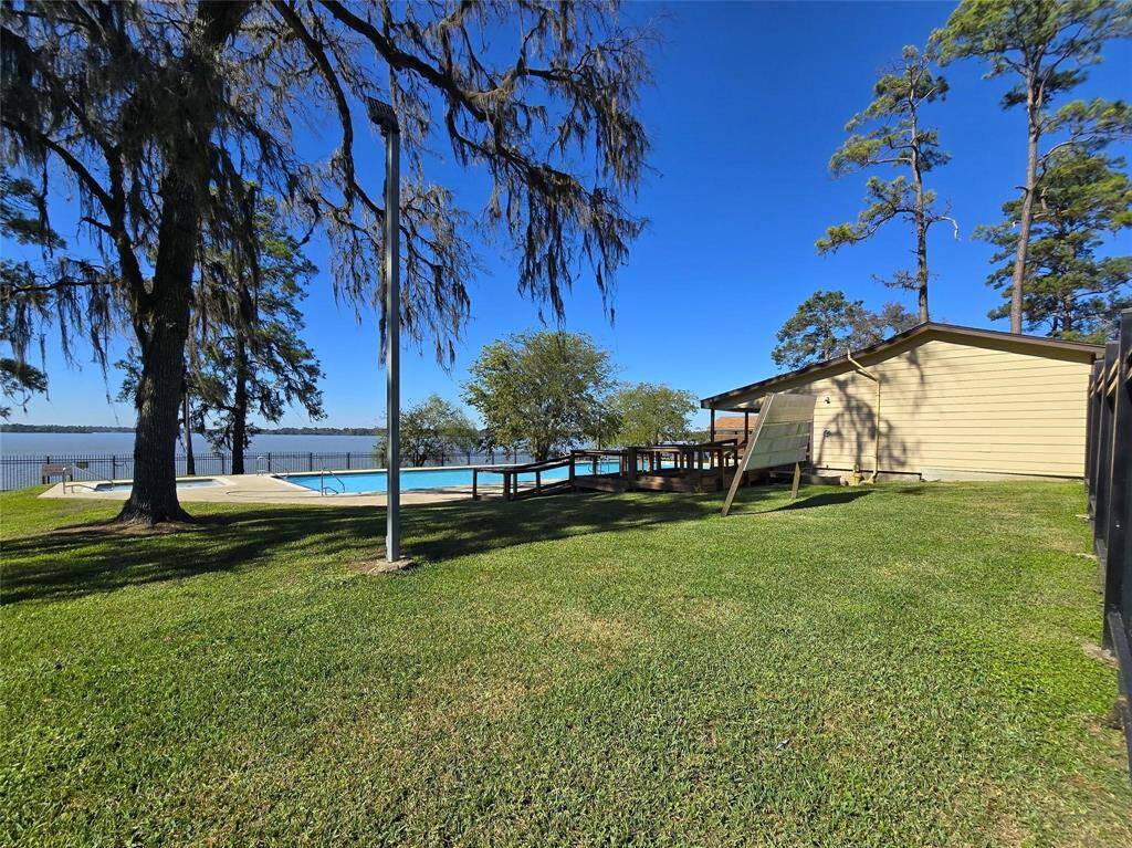 Access to Private neighborhood pool with beautiful view of Lake Houston