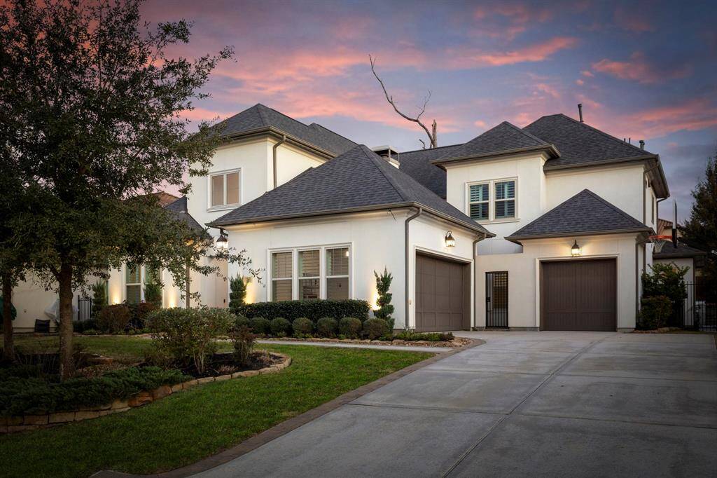 Stunning curb appeal, double car driveway and gorilla basketball hoop