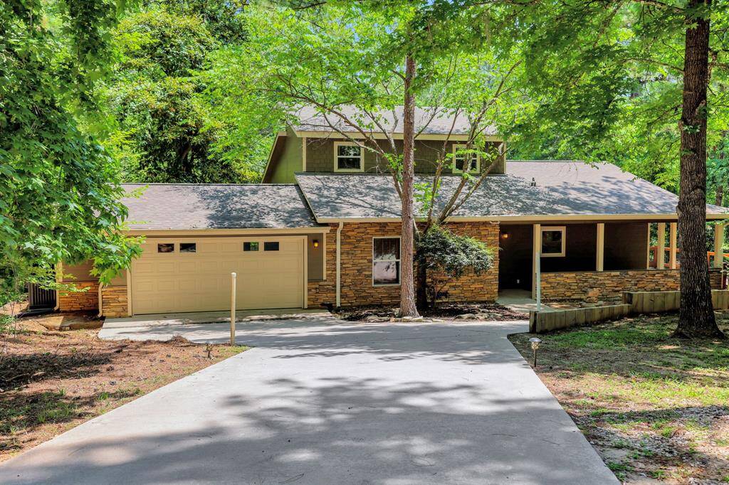 Charming lakefront home on Cove in Cape Royale