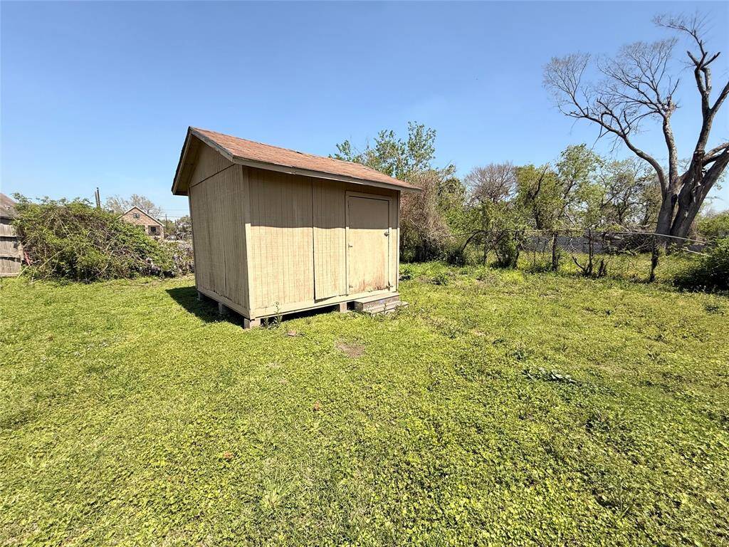 Backyard awaits your family activities