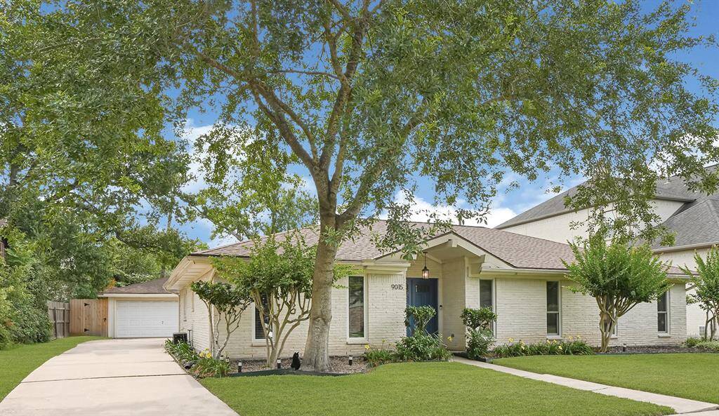 Prime Meyerland Location! Impeccably Maintained with Extensive Updates Throughout! Washer, dryer, and refrigerator are included - though the picture-perfect cat is not. Could this be your next dream home? Come and See!