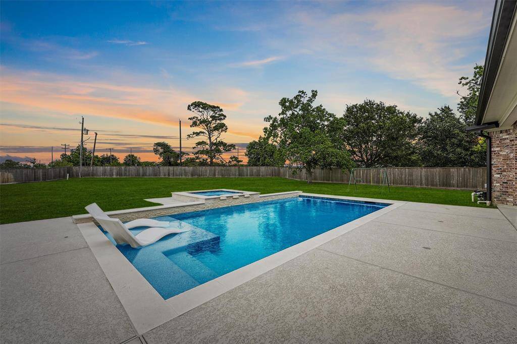 New custom, self-cleaning pool!