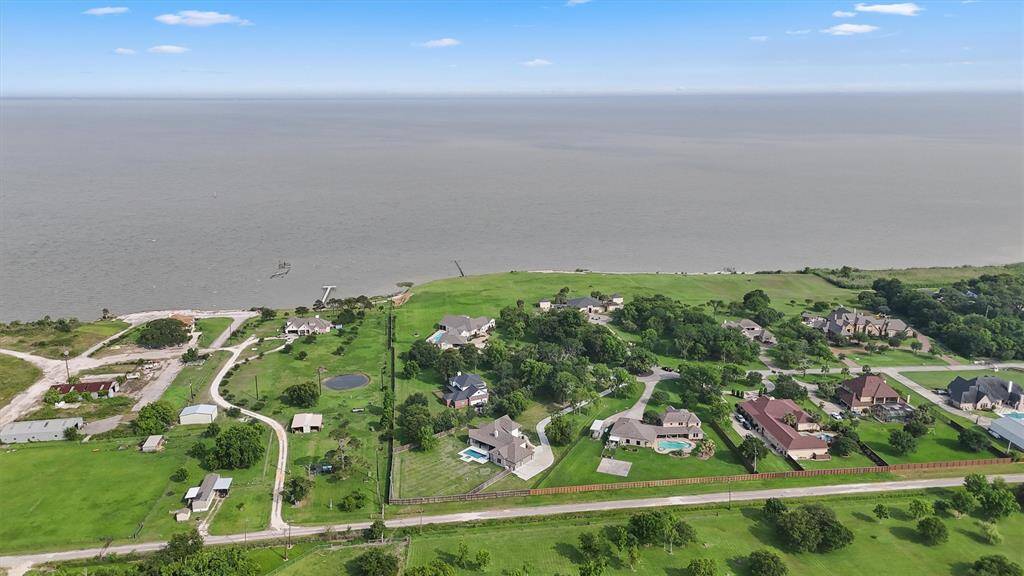 Stunning bay views!