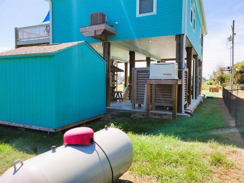 Generator and propane tank to run it.