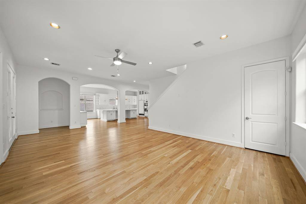 Look at this Amazing Open Floorplan---so Many Options for Placement of Furniture and Accessories!