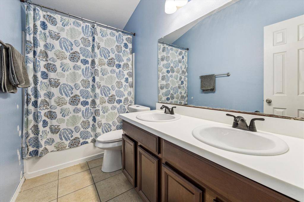 Upstairs Bathroom #1