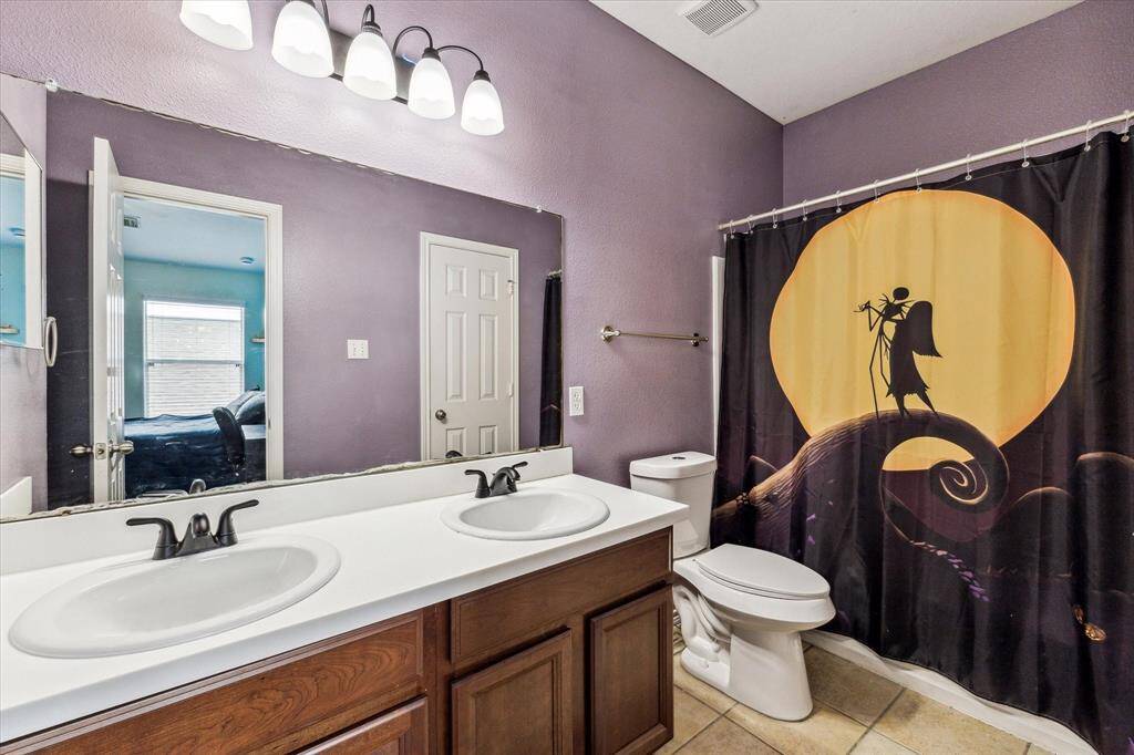 Upstairs Bathroom #2
