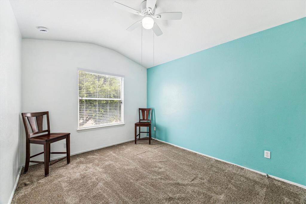 Upstairs Bedroom #4