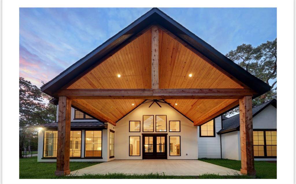 Here is an example of the builder’s work on another home they designed.