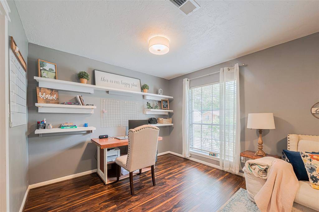 Space for an office in the formal living