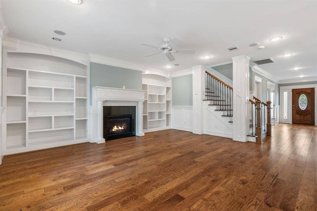 Another view of the living room.