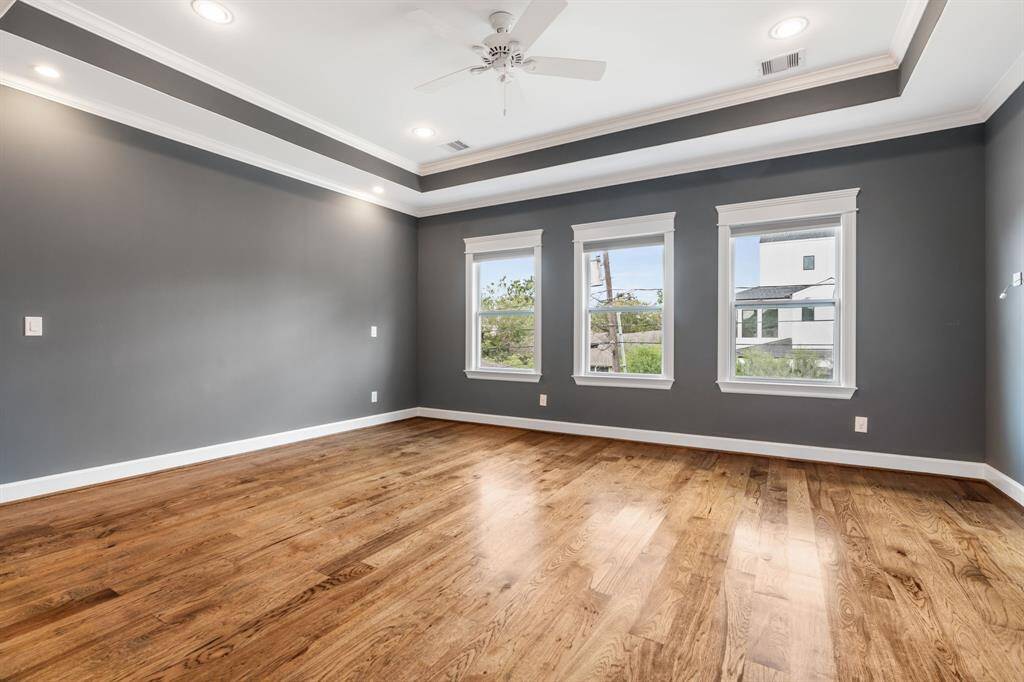 Plenty of natural light and a great size room.