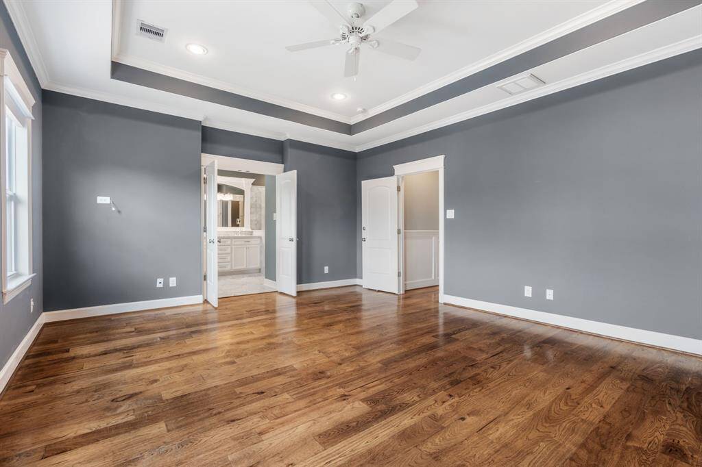 Another view of the primary room.