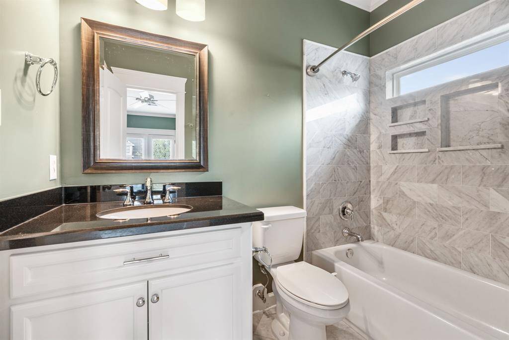Ensuite bathroom for 2nd secondary room.