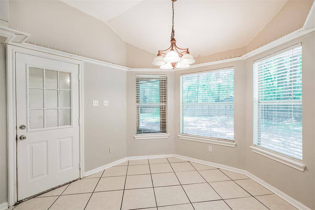 Cozy breakfast area perfect for casual meals and morning coffee.