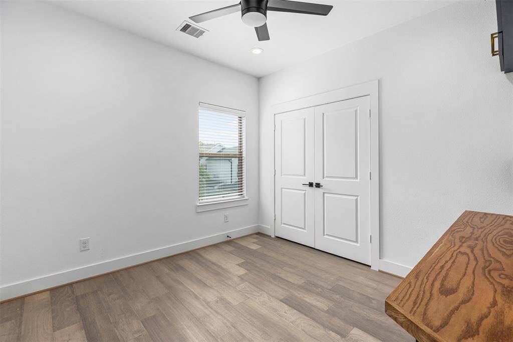 Another Spacious Secondary Room