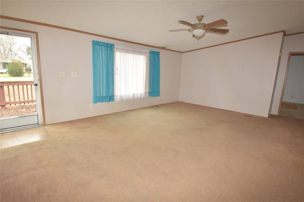 27x15 family room