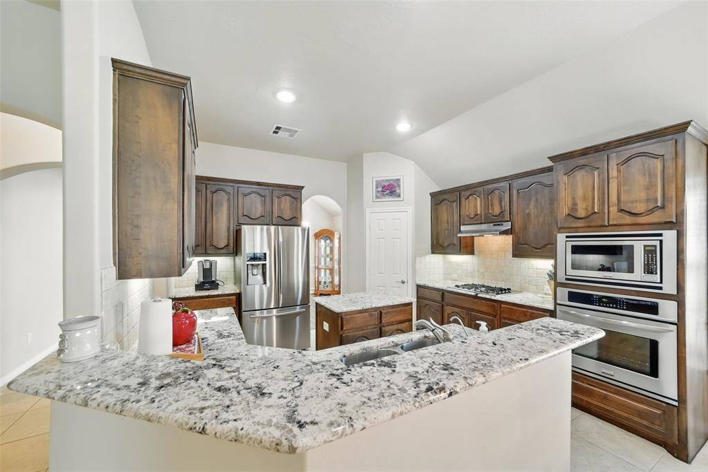 Kitchen with island