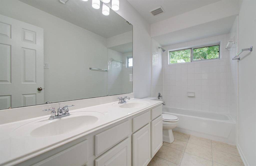 Double Vanity Guest bathroom