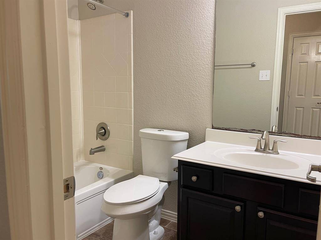 2nd bathroom