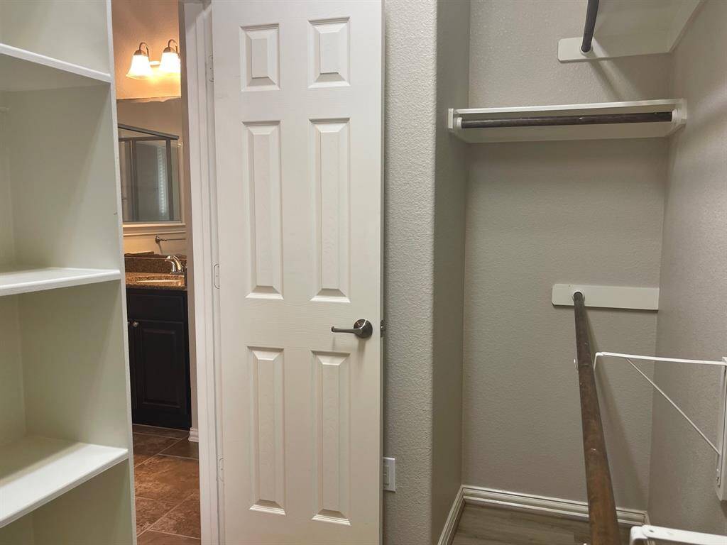 Walk-in closet