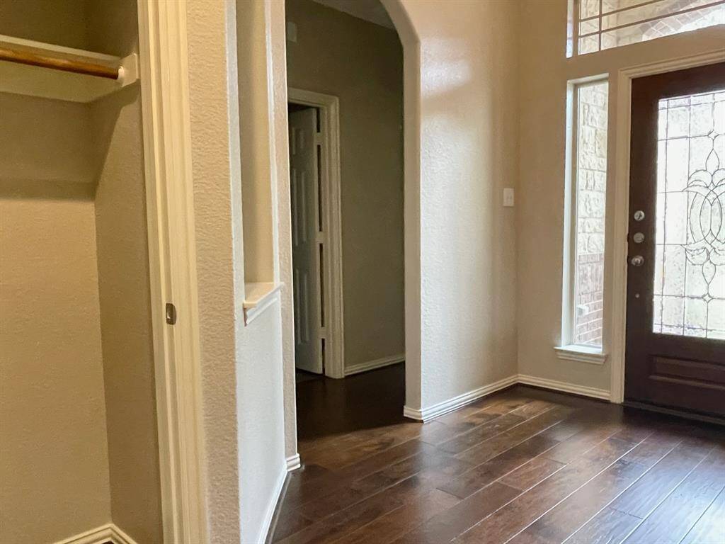 Front enclave with two bedrooms and one bathroom