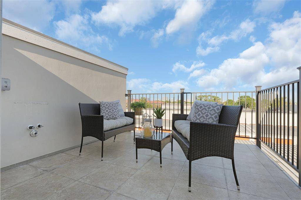 Rooftop deck with downtown views!