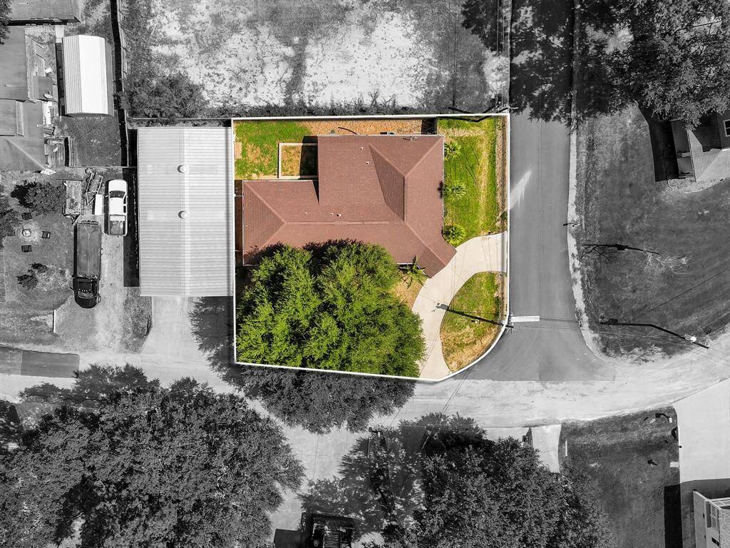 Corner lot in Lake Conroe Forest