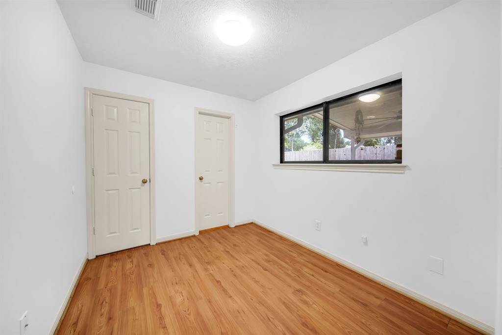 Light and bright second bedroom.