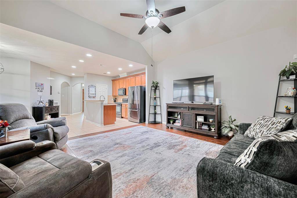 Neutral paint color that is sure to make decorating a breeze.