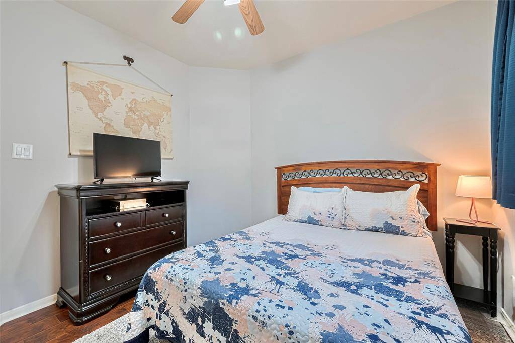 Great size rooms.