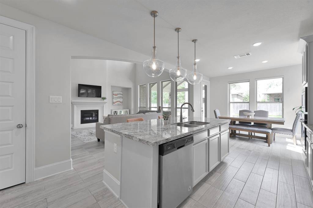 Open concept, perfect for entertaining/ enjoying with family and/ or friends.
