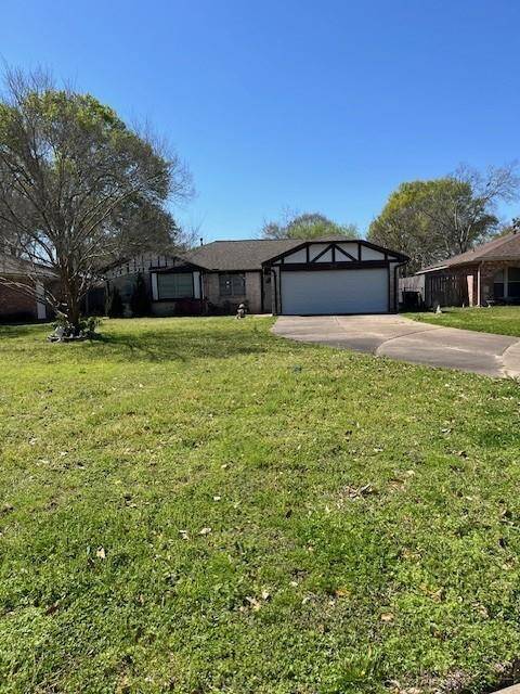 Great Single story home in a fabulous Katy Neighborhood and zoned to Katy ISD.
