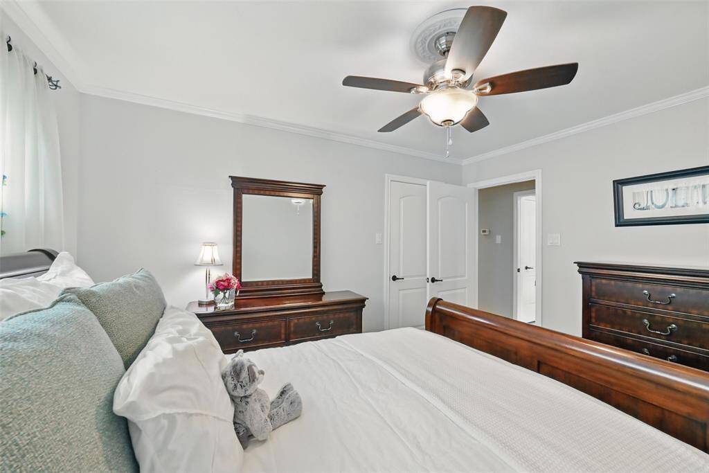 2ND BEDROOM WITH CLOSET.