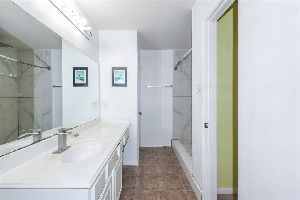 2ND BATHROOM